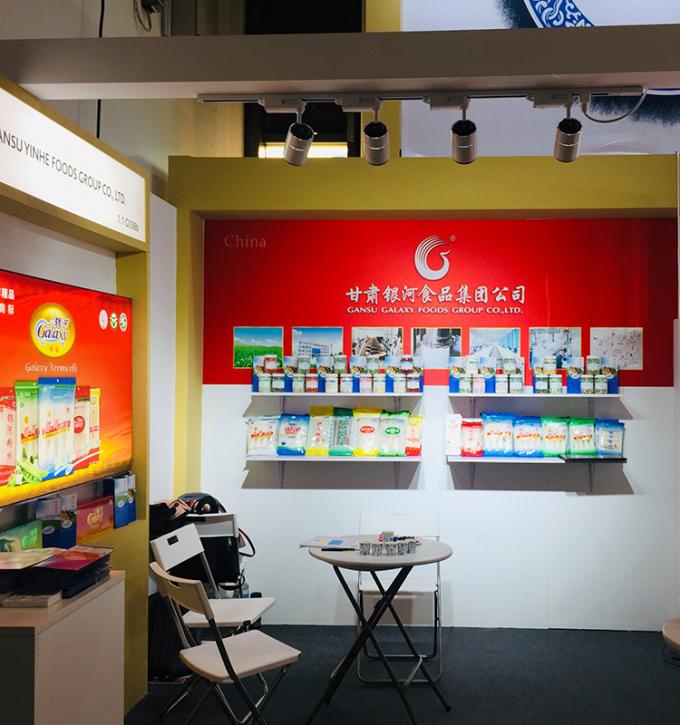 시노차름 4성 제품 BRC-A 신선한 노란색 피치 10x10mm 냉동 된 덩어리 과일 큐브 IQF 노란색 피치 덩어리 11